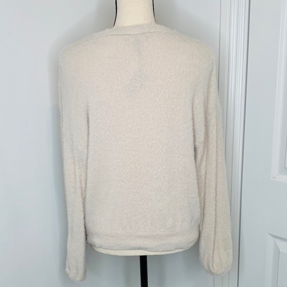 Fuzzy crew neck sweater - Picture 2 of 7